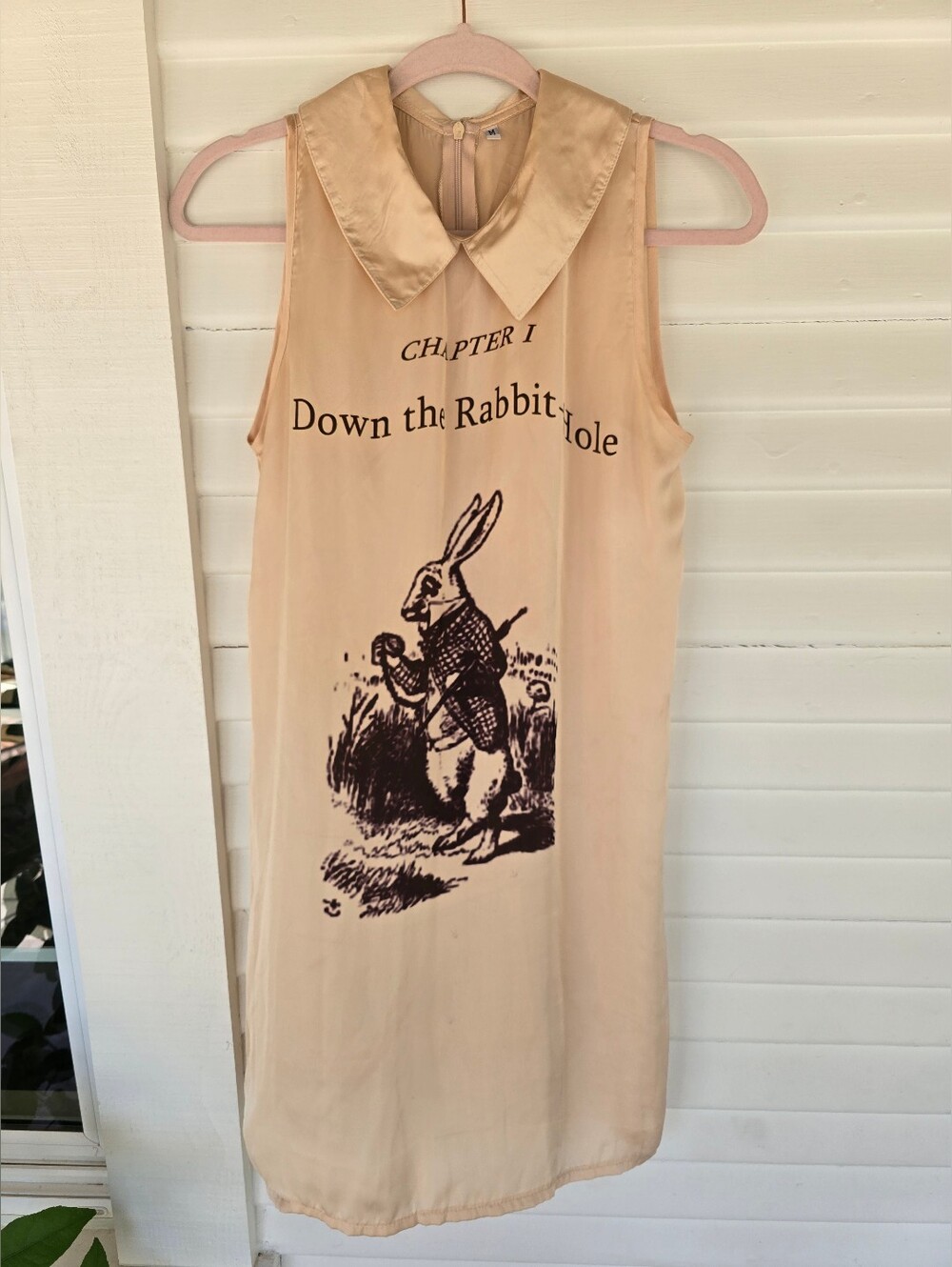 Women’s Sleeveless Cream Novelty Alice In Wonderland Print Top